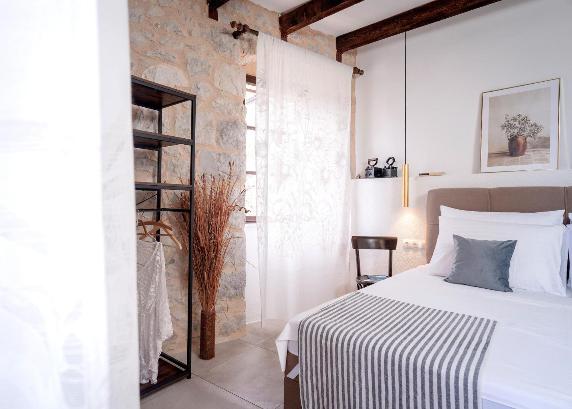 Holiday Home Skala With Hot Tub & Kala With Terrace Pitve Bagian luar foto