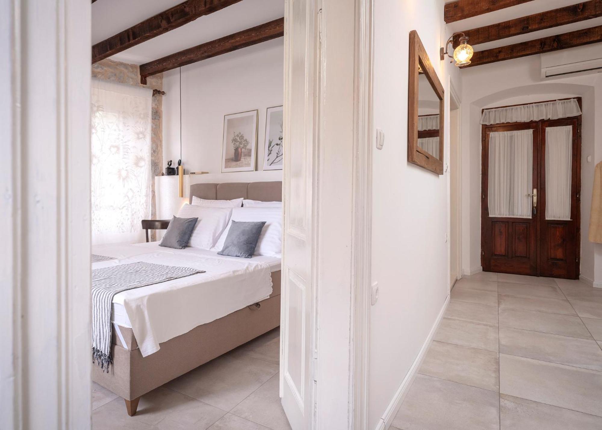 Holiday Home Skala With Hot Tub & Kala With Terrace Pitve Bagian luar foto