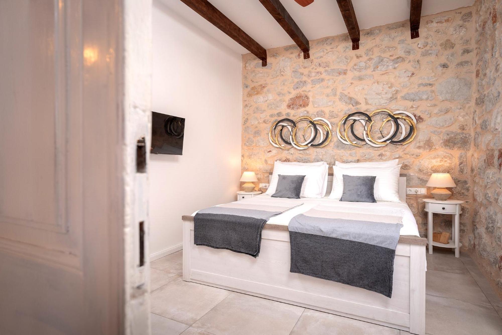 Holiday Home Skala With Hot Tub & Kala With Terrace Pitve Bagian luar foto