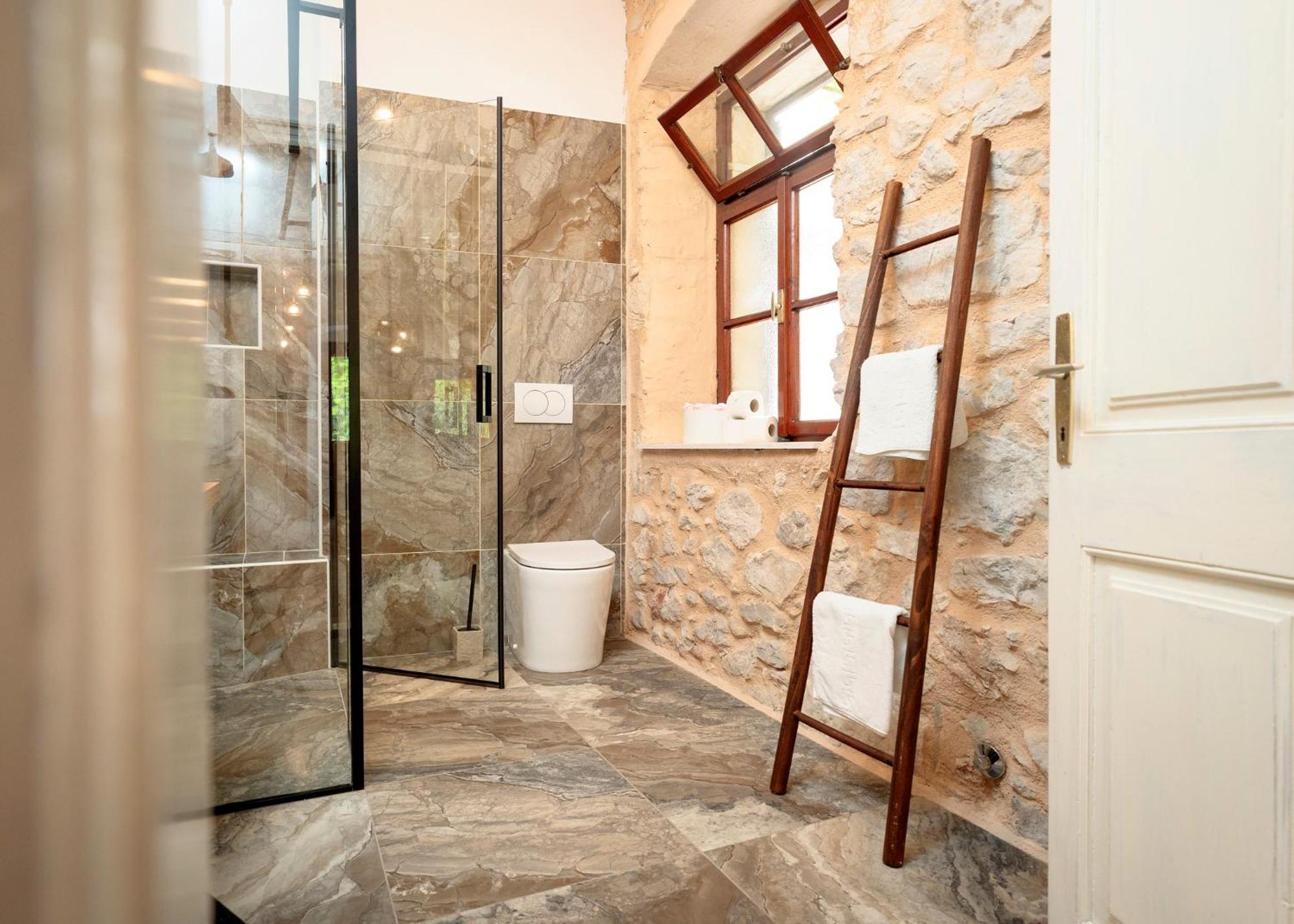 Holiday Home Skala With Hot Tub & Kala With Terrace Pitve Bagian luar foto