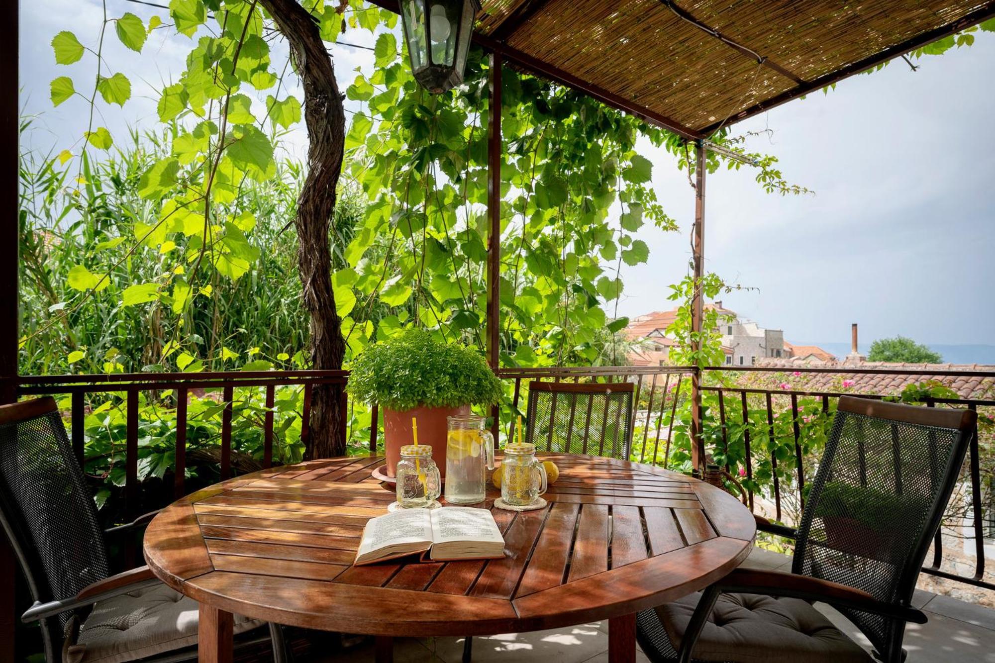 Holiday Home Skala With Hot Tub & Kala With Terrace Pitve Bagian luar foto