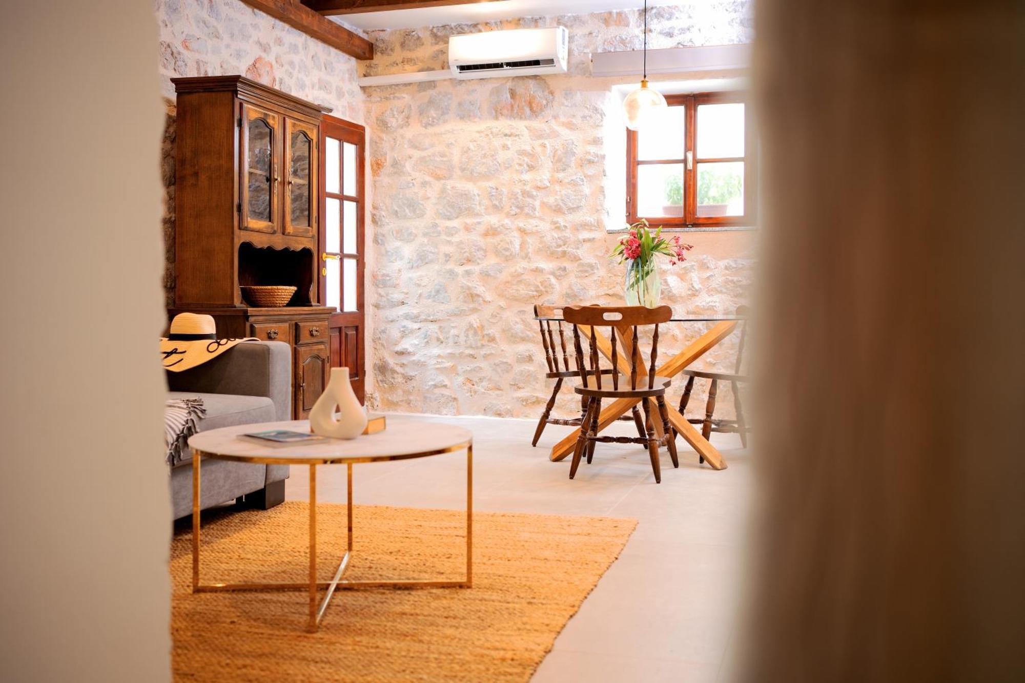 Holiday Home Skala With Hot Tub & Kala With Terrace Pitve Bagian luar foto