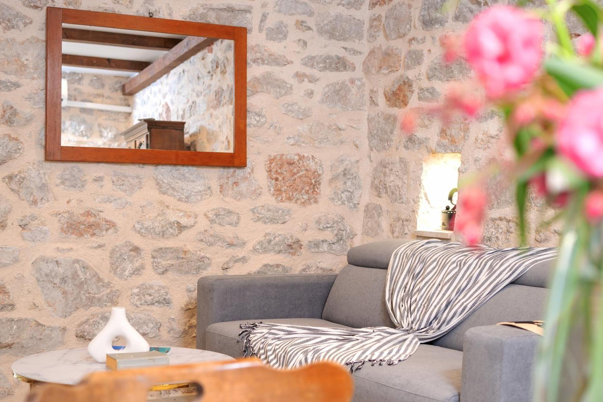 Holiday Home Skala With Hot Tub & Kala With Terrace Pitve Bagian luar foto
