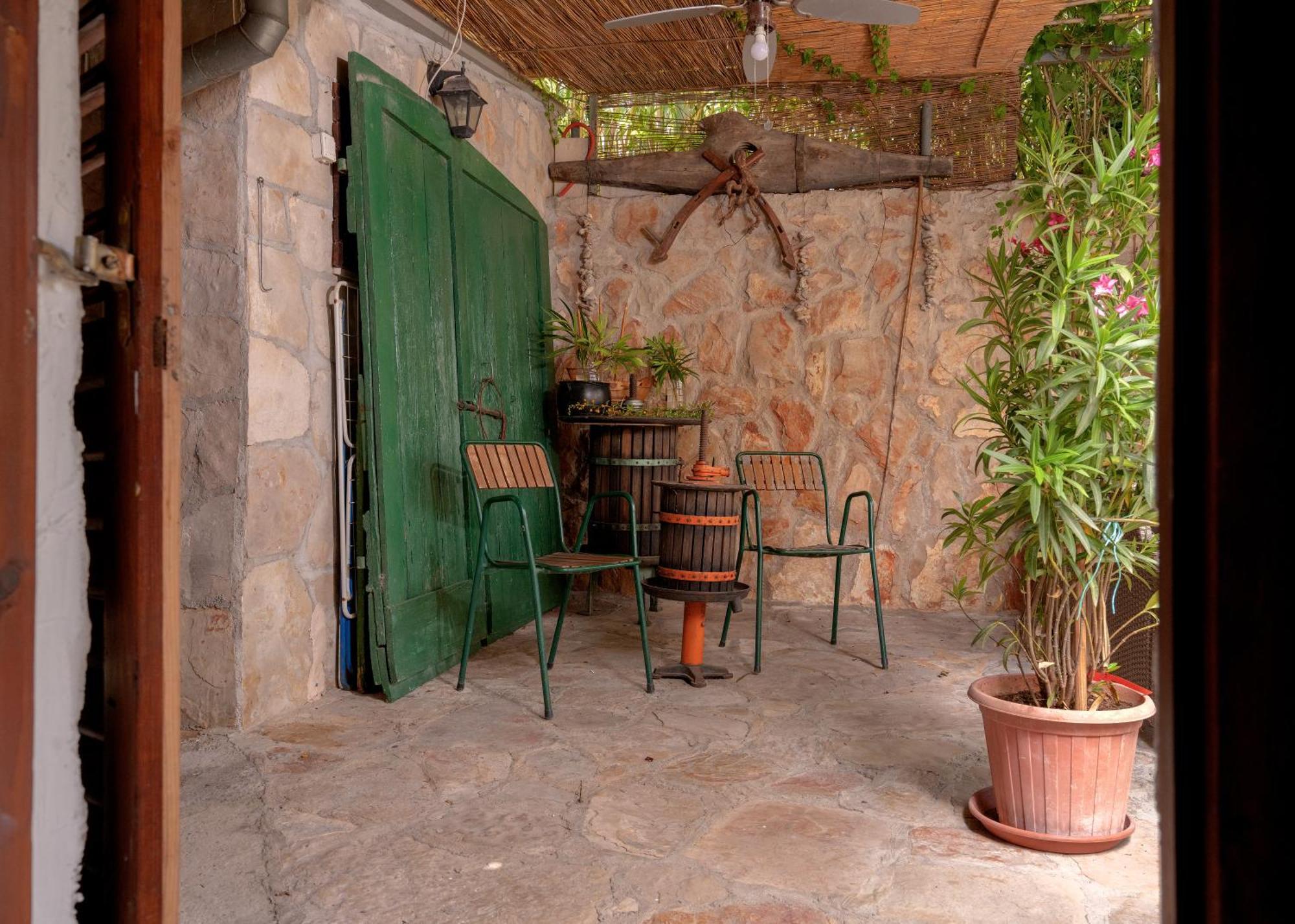 Holiday Home Skala With Hot Tub & Kala With Terrace Pitve Bagian luar foto